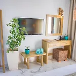 Alia And Ξενοδοχείο 3*