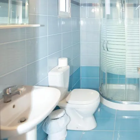 Alia And 酒店 哈拉奇