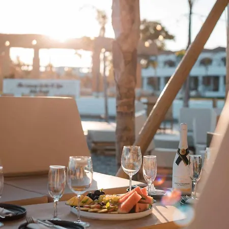 Alia And 酒店 哈拉奇