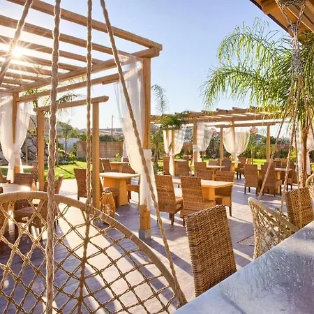 Alia And 3* Χαράκι