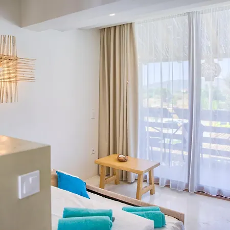 Ξενοδοχείο Alia And 3*