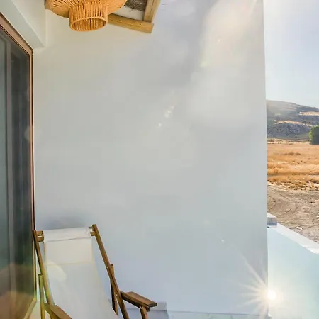 Alia And 3* Χαράκι