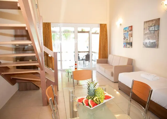 Hotel Alia And Charaki