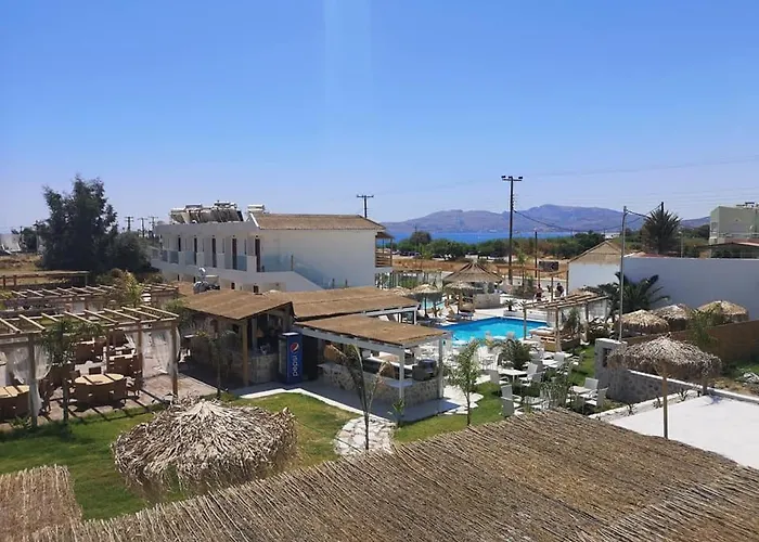 Alia And Hotel Charaki